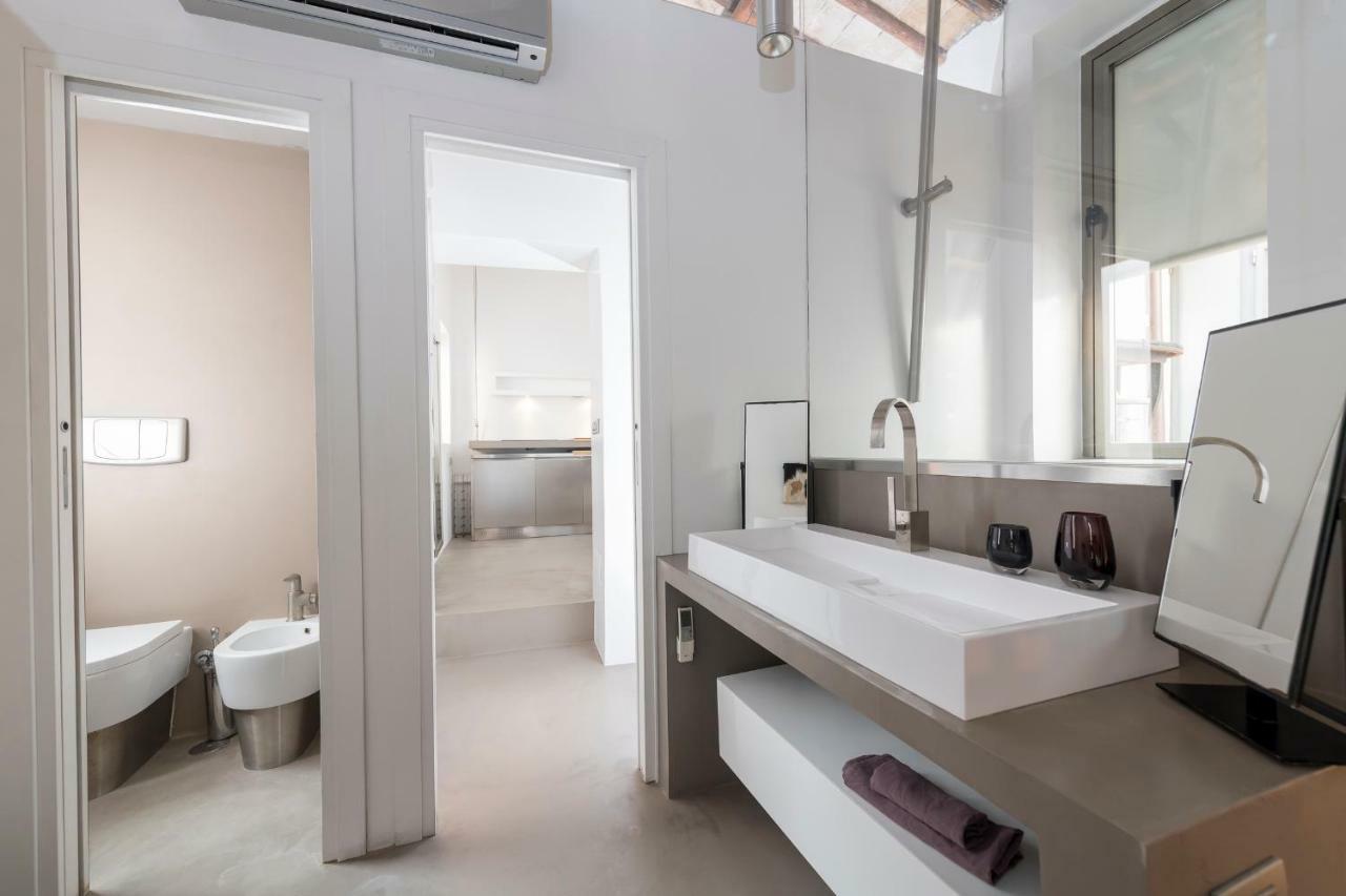 Two Bedrooms Apartment With Solarium With View On San Peter Church And Sant'Angelo Castle روما المظهر الخارجي الصورة